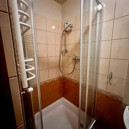 Adam-ski Zieleniec 3*