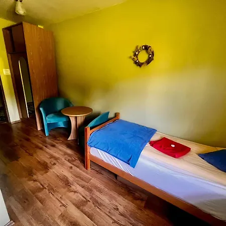 Adam-ski Zieleniec 3*